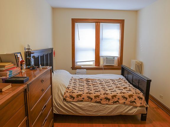 4th image of 1728 W Ainslie St #2S