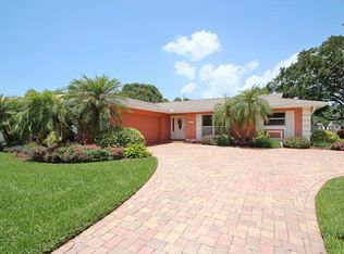 6794 Tequesta Dr, Seminole, FL 33777