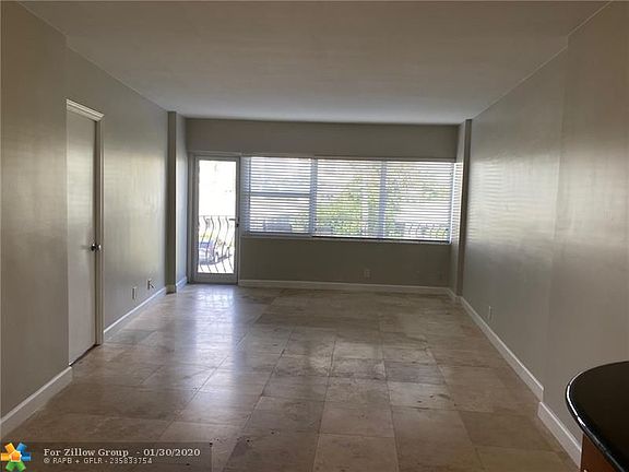 4th image of 3250 NE 28th St APT 207