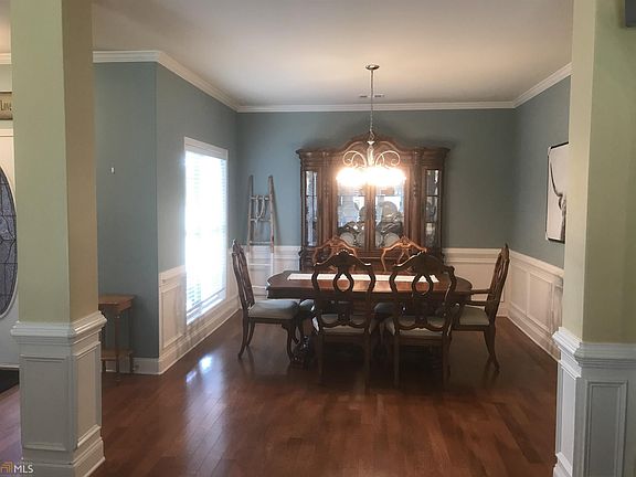 5th image of 1412 New Holland Cir