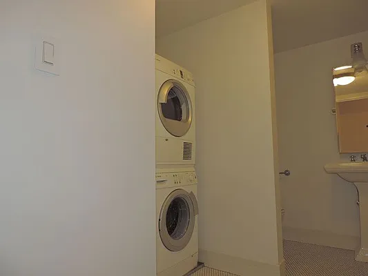 Rented by essential NEW YORK Real Estate | media 9