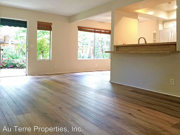 4th image of 2522 Elden Ave APT B2