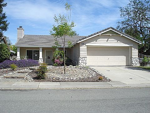 2nd image of 2209 Silver Creek Ln