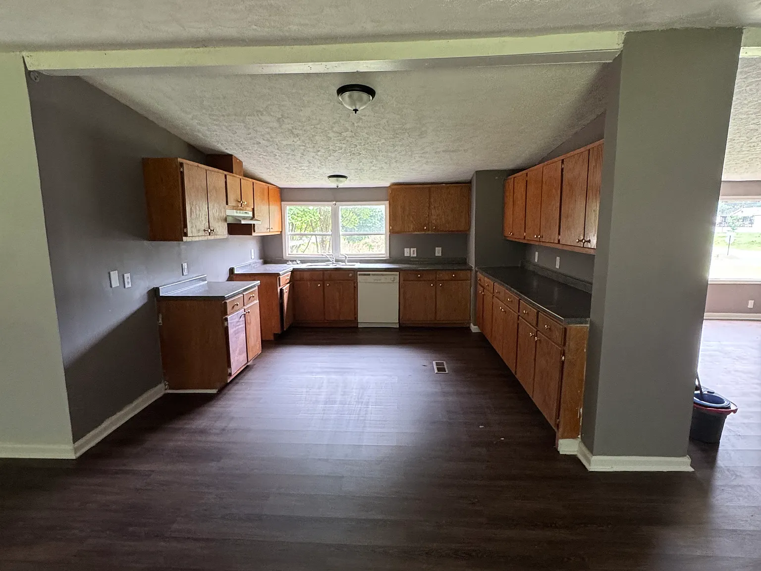 4 bed, 1800 sqft, $1,100 — Photo 4
