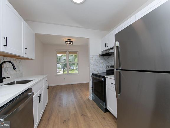 5th image of 502 Magnolia Ct