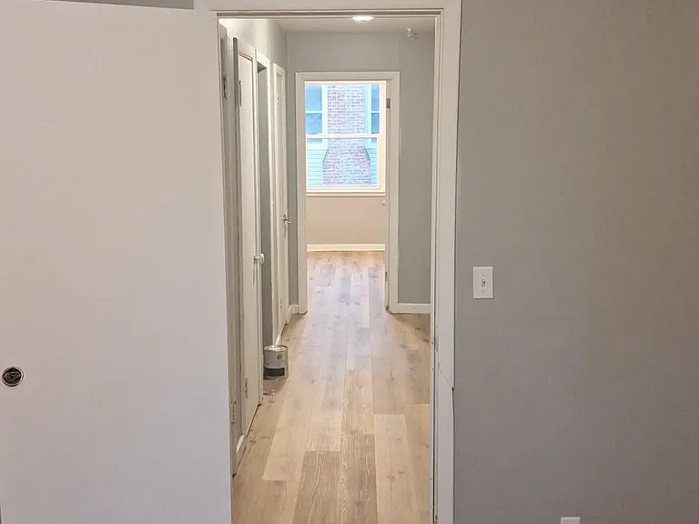 15 1st St SW #1 — Photo 9