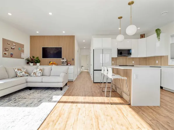 7034 E 48th St, Taber, AB T1G 1N7