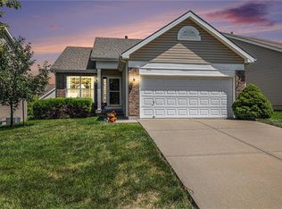 9901 N Oxford Ct, Kansas City, MO 64157
