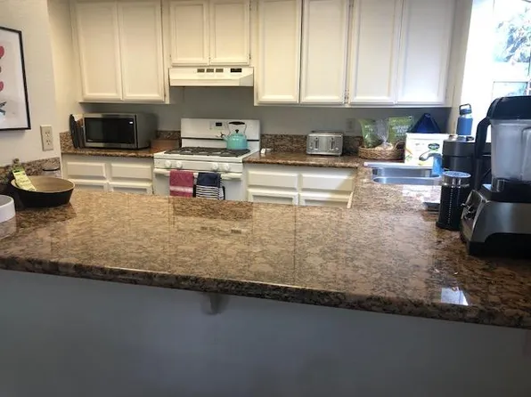 259 Hillcrest Dr #A, Encinitas, CA 92024