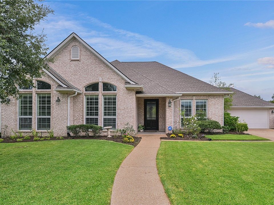 1st image of 818 Plum Hollow Dr