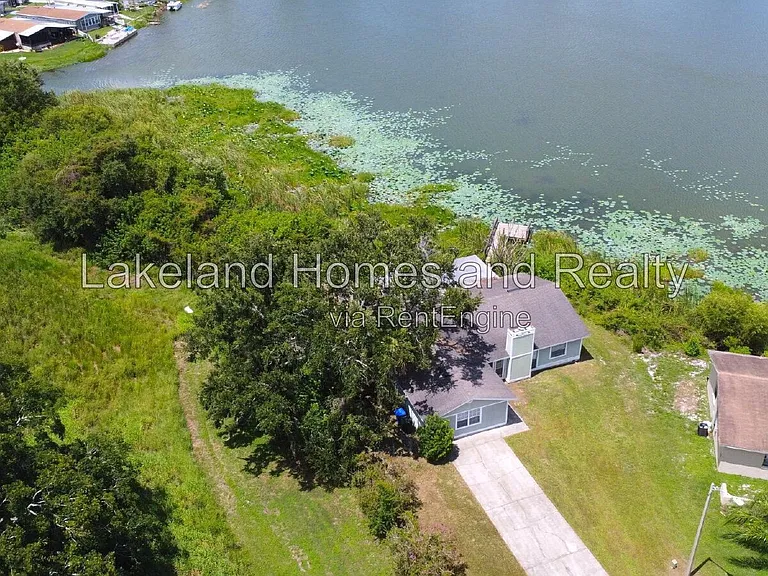 1204 Honeytree Ln W — Photo 2