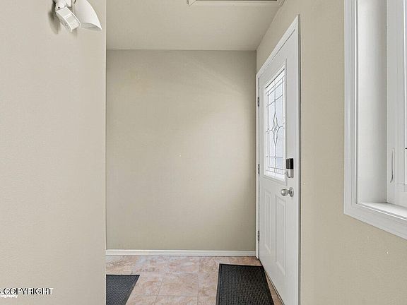 3rd image of 1701 Commodore Dr