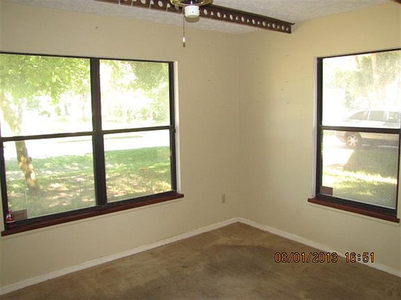 3rd image of 85 47th Ave