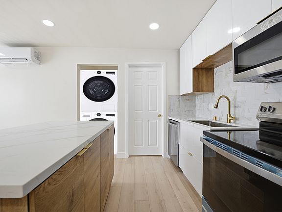 5th image of 4059 Louisiana St #7