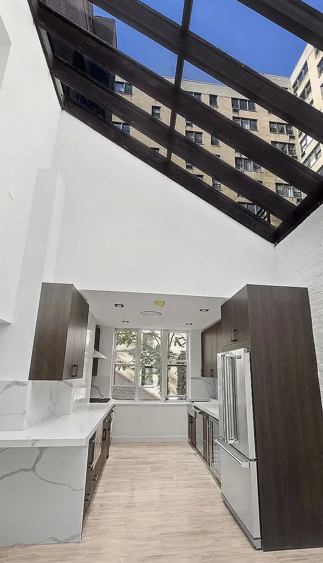 141 East 17th Street — Photo 3