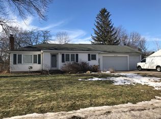 7529 Walnut Ave, Jenison, MI 49428