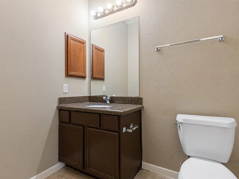 9104 N Green River Dr #A — Photo 32