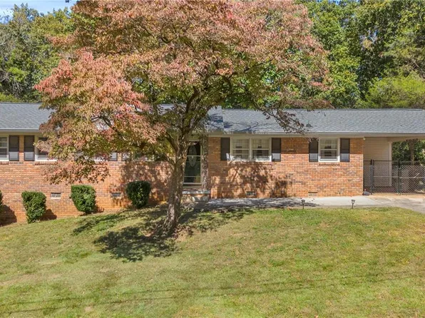 227 Short Ave, Cornelia, GA 30531