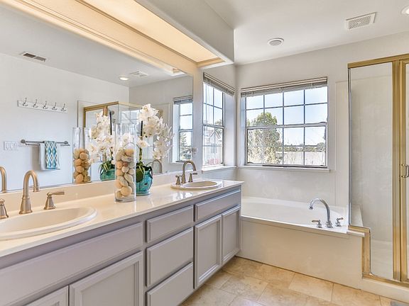5th image of 4424 Canterbury Way
