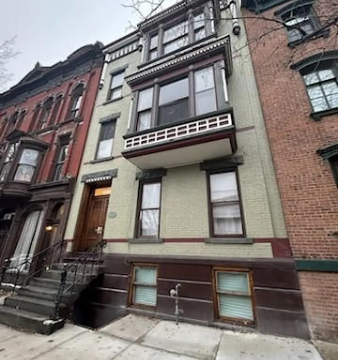4 bed, 1500 sqft, $1,850 — Photo 3