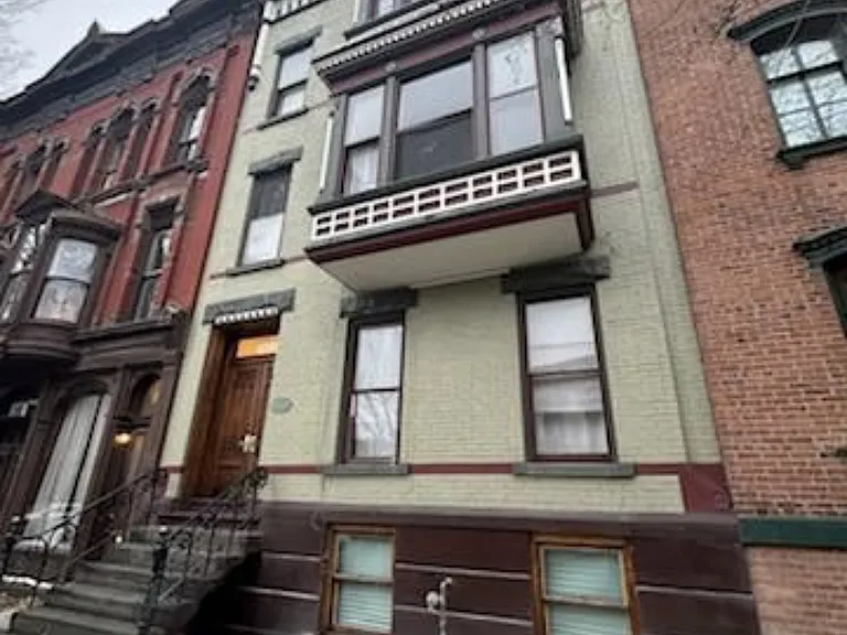 133 2nd St #3 — Photo 3