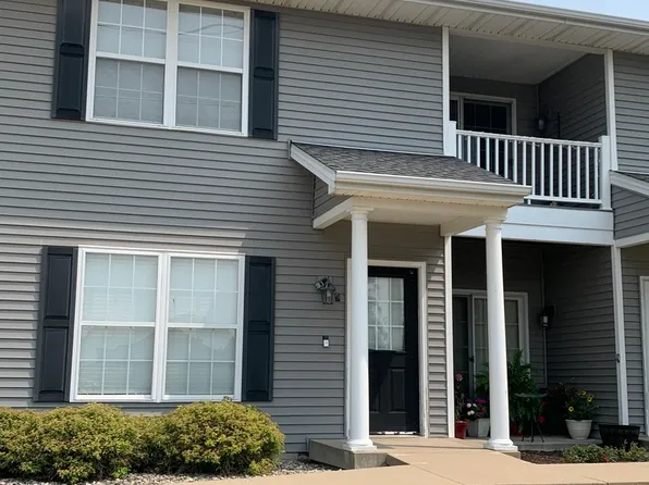 102 Essex Ln Unit 9, Savoy, IL 61874