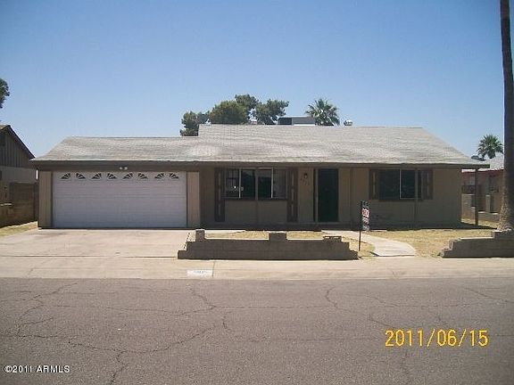 3rd image of 5815 W Holly St