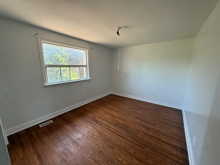 73 Bimini Cres — Photo 15