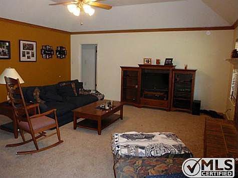 5th image of 3933 Bay Hill Dr