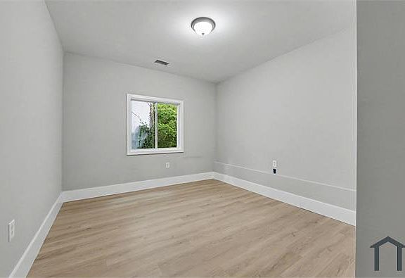 3rd image of 2849 Cardo Dr NW