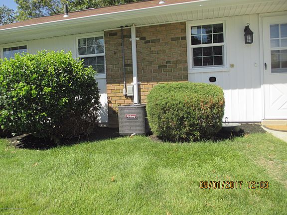 2nd image of 31 Edinburgh Lane #B