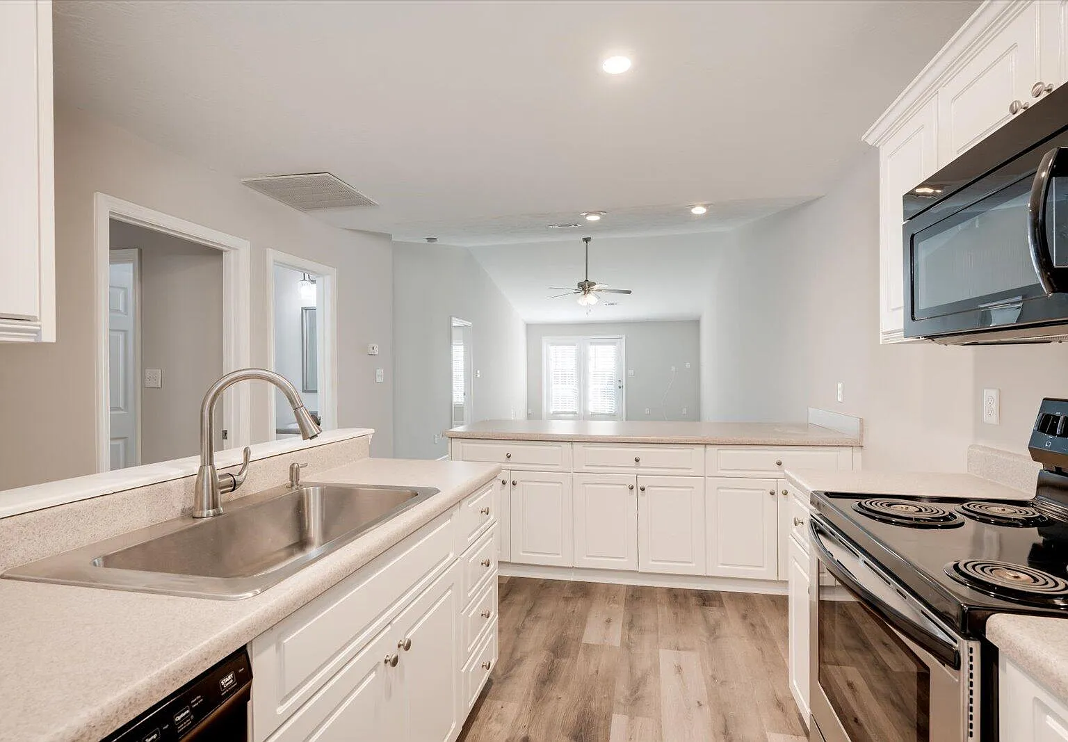 2 bed, 2.0 bath, 1100 sqft, $1,475 — Photo 4