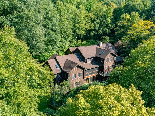 27 Diamond Lane, New Milford, CT 06776