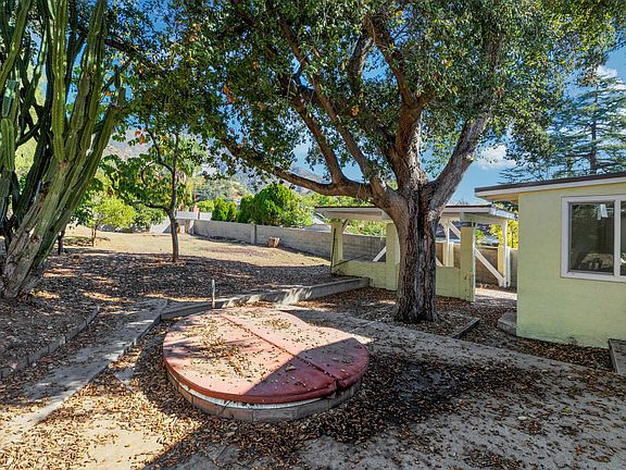 2nd image of 185 E Alegria Ave