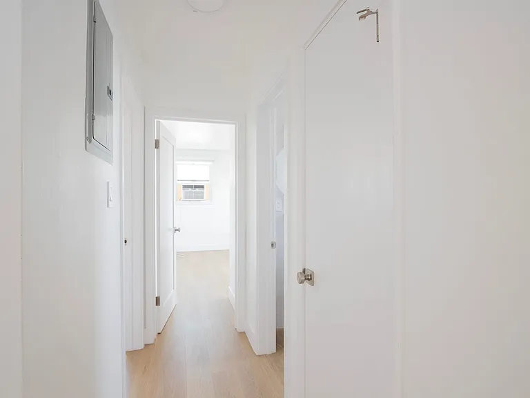 1000 N Curson — Photo 9