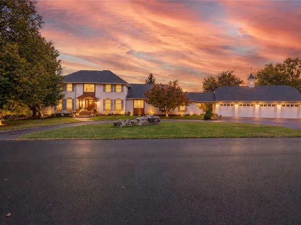 755 Yorkshire Rd, Allentown, PA 18103