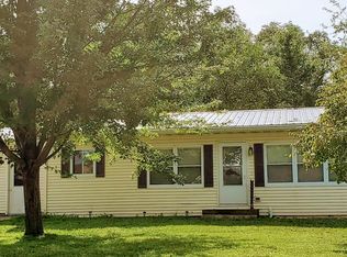 1211 S Wacouta Ave, Prairie Du Chien, WI 53821