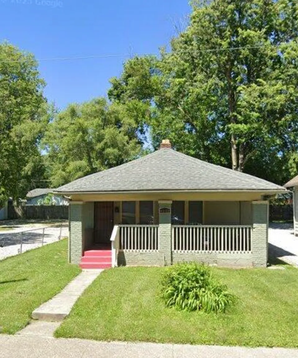 2 bed, 1.5 bath, 1052 sqft, $1,350 — Photo 1