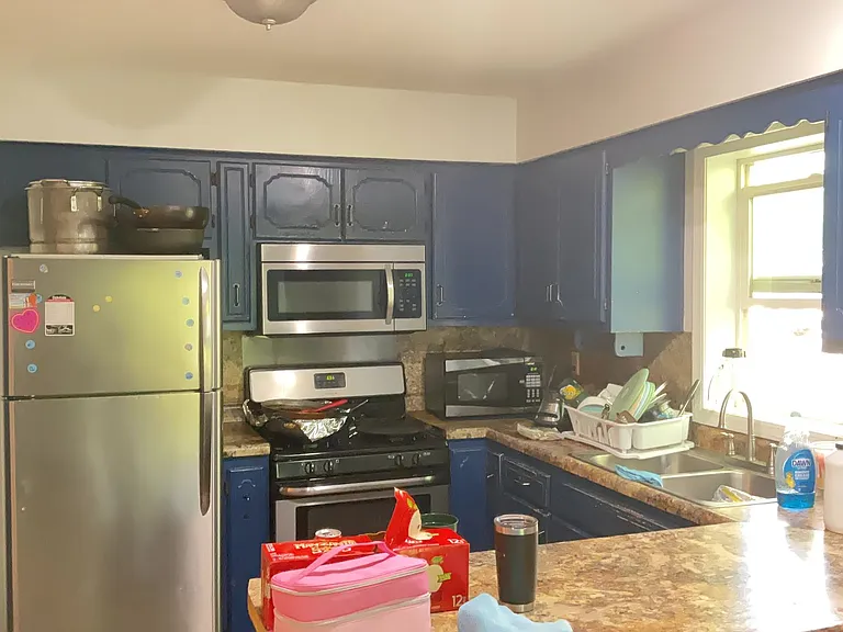 2121 Hallmark Ave N — Photo 4
