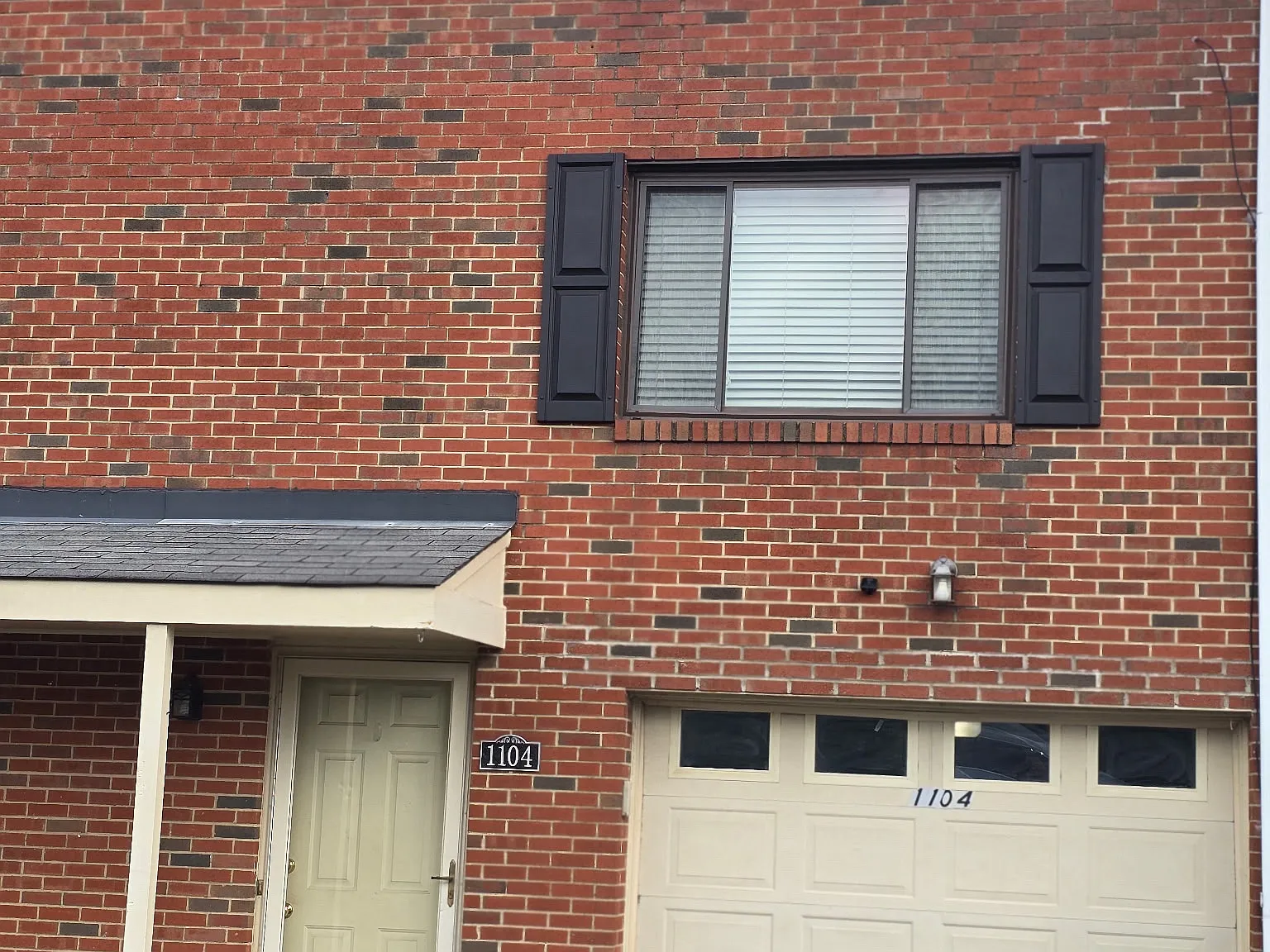3 bed, 1.5 bath, 1200 sqft, $1,800 — Photo 1