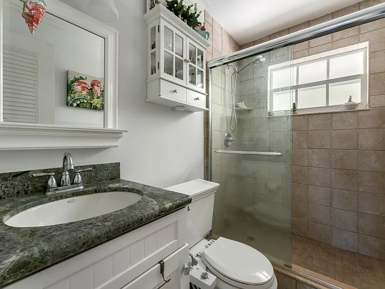 235 W Seaview Cir — Photo 41