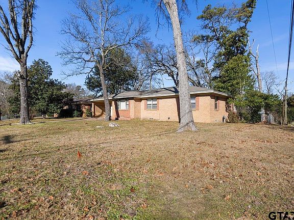 3rd image of 201 Woodbine Dr