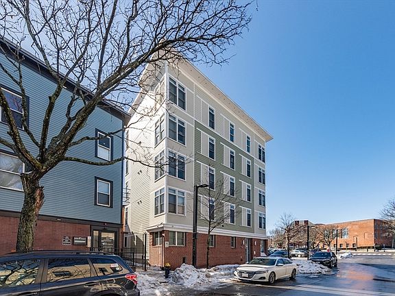 3rd image of 10 Roxbury St
