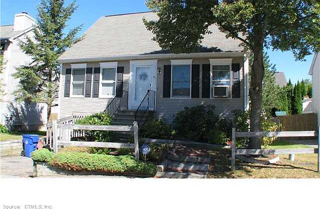 2nd image of 44 Chatam Ln #44