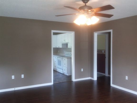 5th image of 383 E Myles Ln