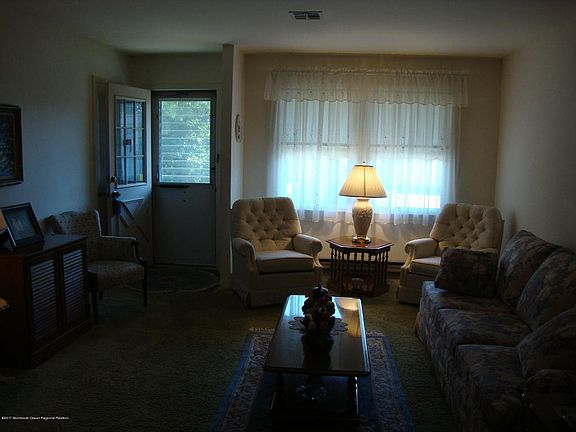 3rd image of 86 Falmouth Ave