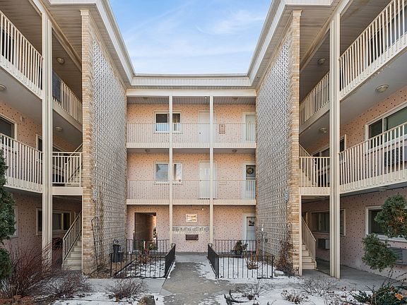 2nd image of 7201 W Wellington Ave APT D1