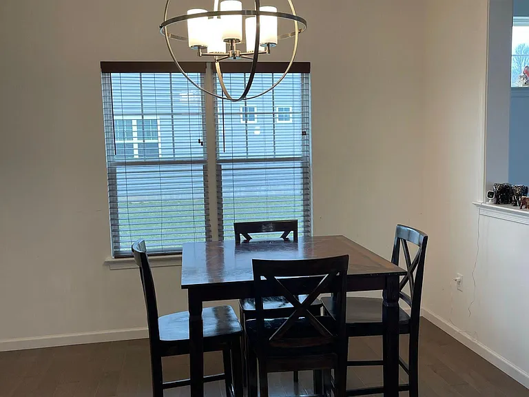 1564 Zestar Dr — Photo 4
