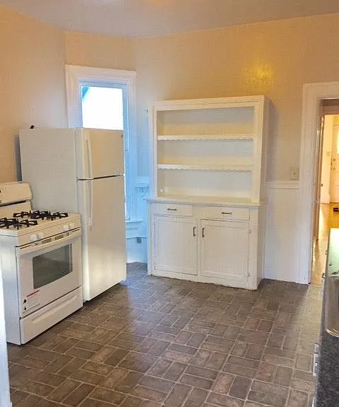 Kitchen Pic - long to hutch