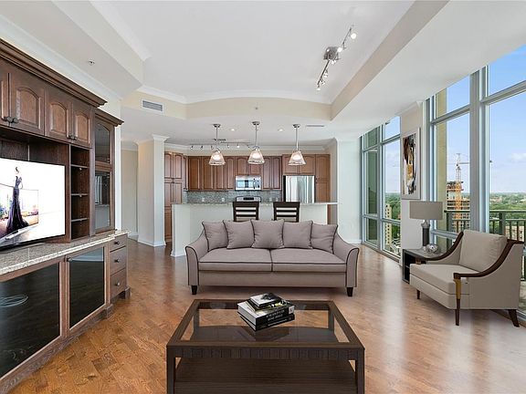 5th image of 4909 Laclede Ave APT 1904
